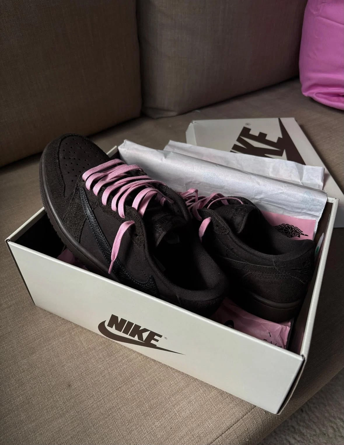 Nike x Travis Brown Velvet - Bruin